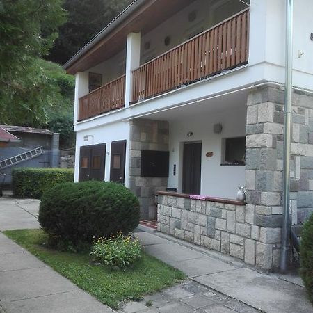 Pereszlenyi Vendeghaz Hotel Visegrad Exterior photo