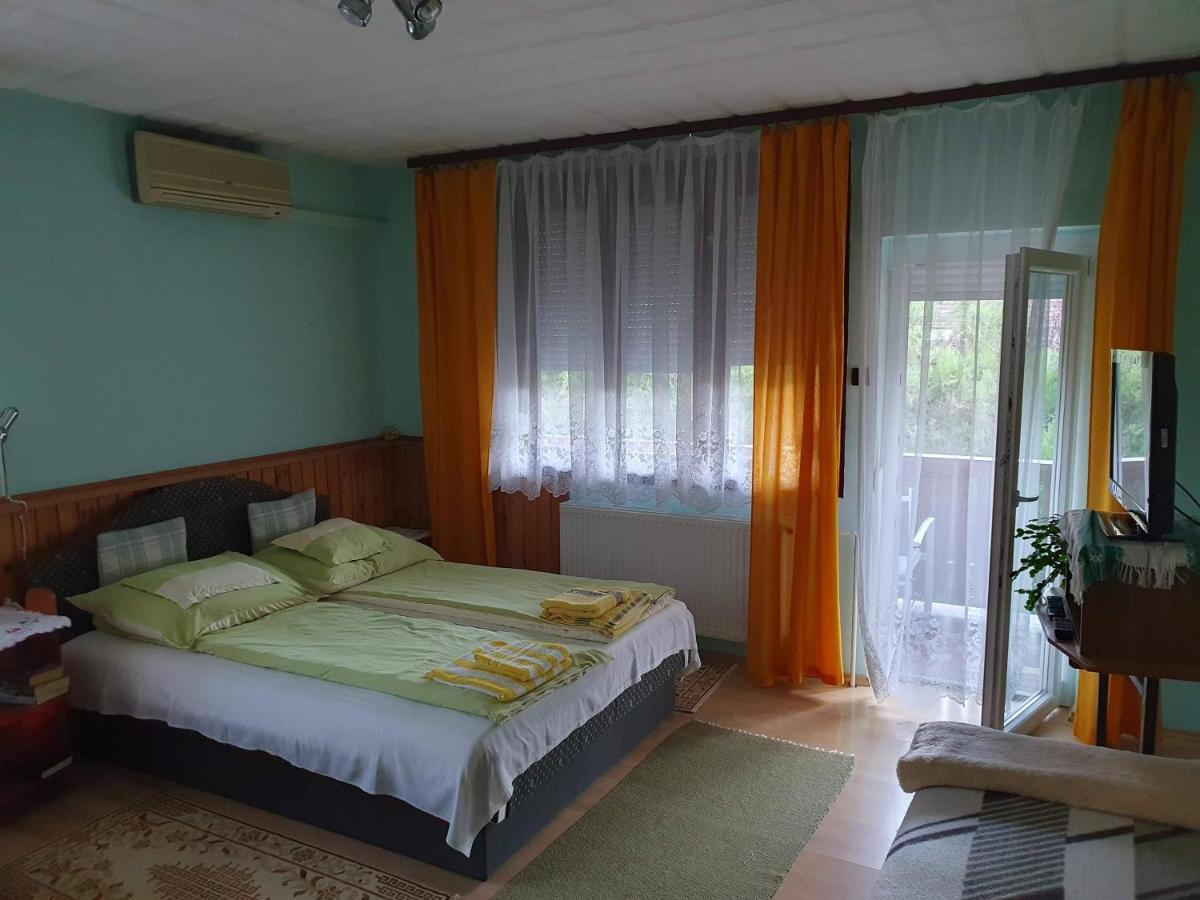Pereszlenyi Vendeghaz Hotel Visegrad Exterior photo